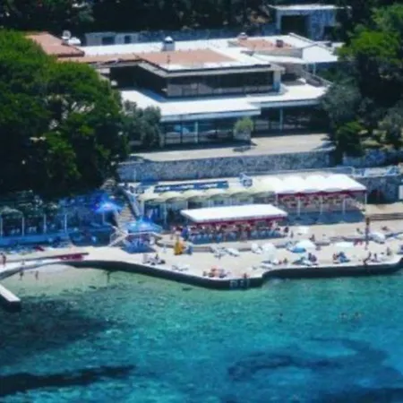 Adriatic Hotel 2*