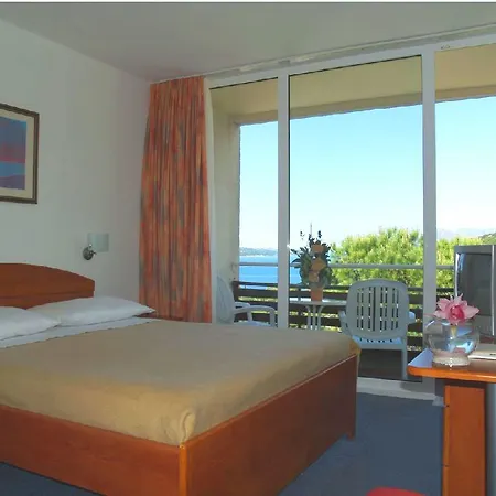 Adriatic Ξενοδοχείο 2*